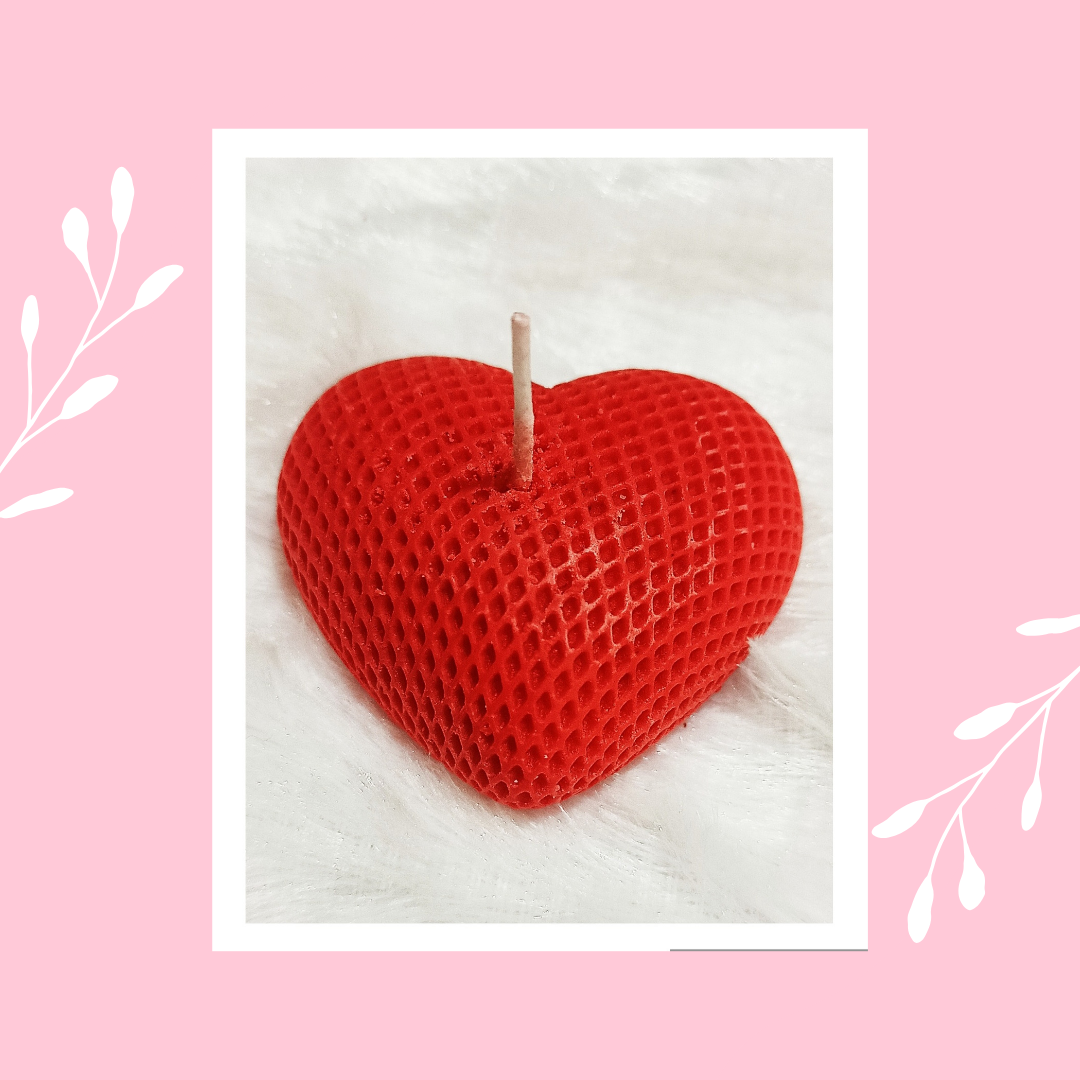 Ribbed Heart candle